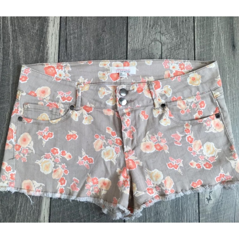21 Denim Forever 21 Womens Beige Floral Shorts
